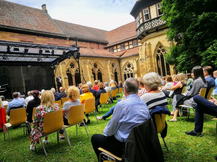 Bei der Eröffnung im Kloster Maulbronn