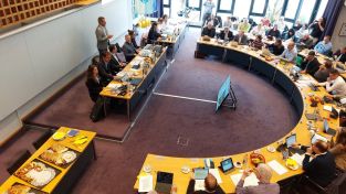 Ratssaal in Mühlacker: die Verbandsversammlung tagt.